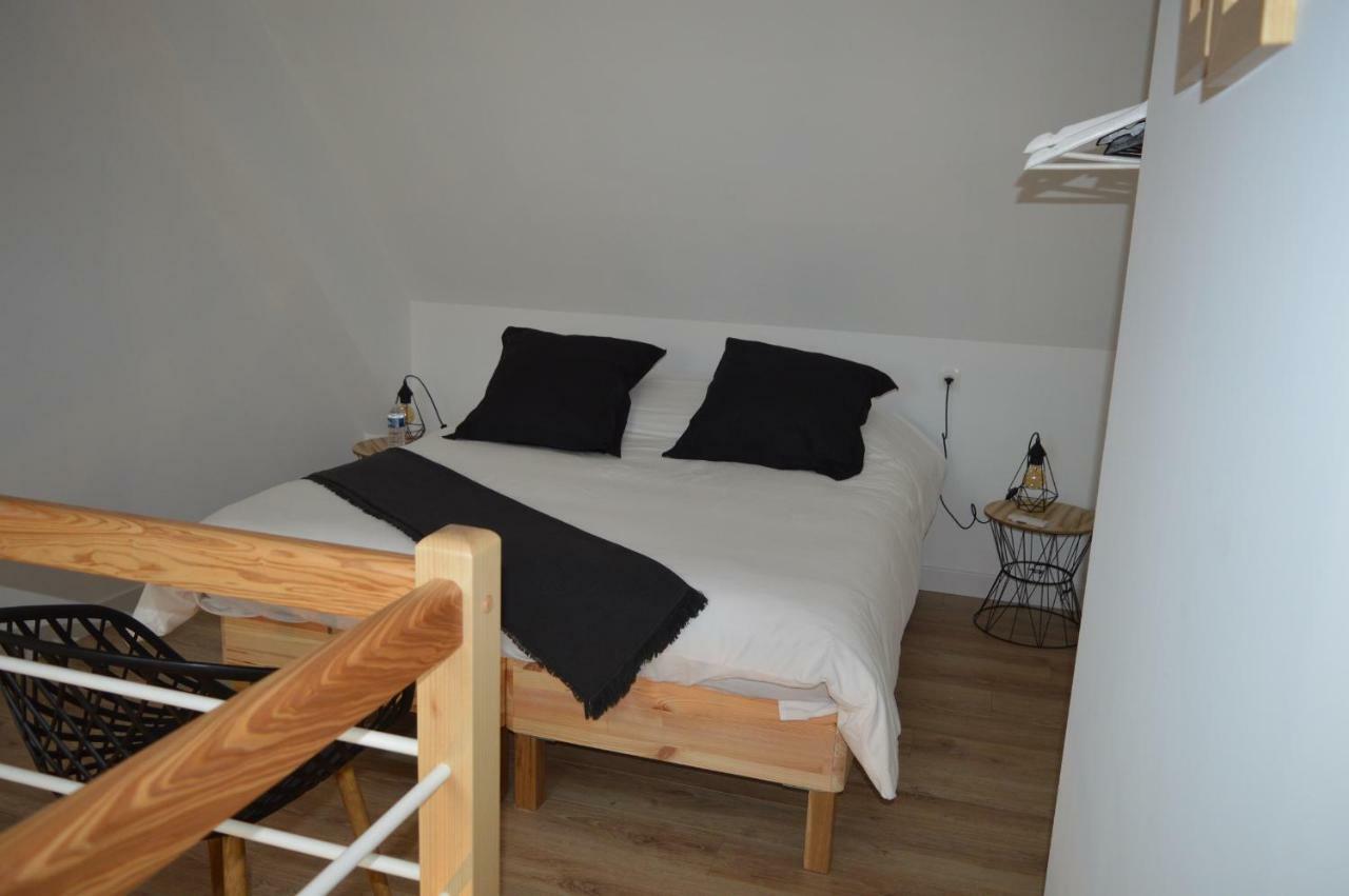 Gite De La Cour Campandré-Valcongrain Kültér fotó