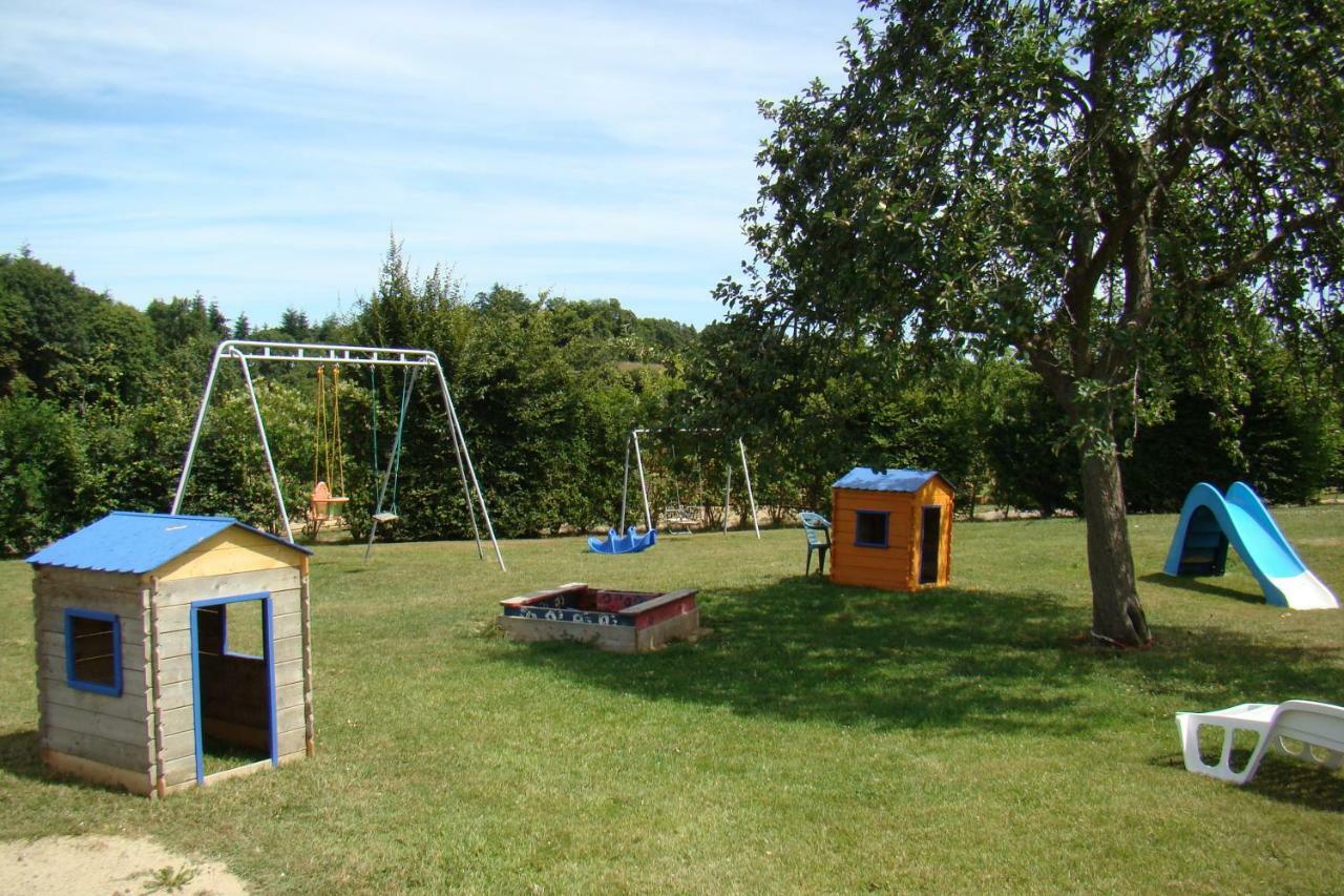 Gite De La Cour Campandré-Valcongrain Kültér fotó