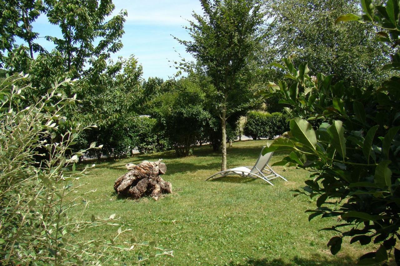 Gite De La Cour Campandré-Valcongrain Kültér fotó
